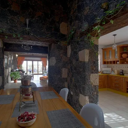 Volcanes Βίλα El Charco (Las Palmas)